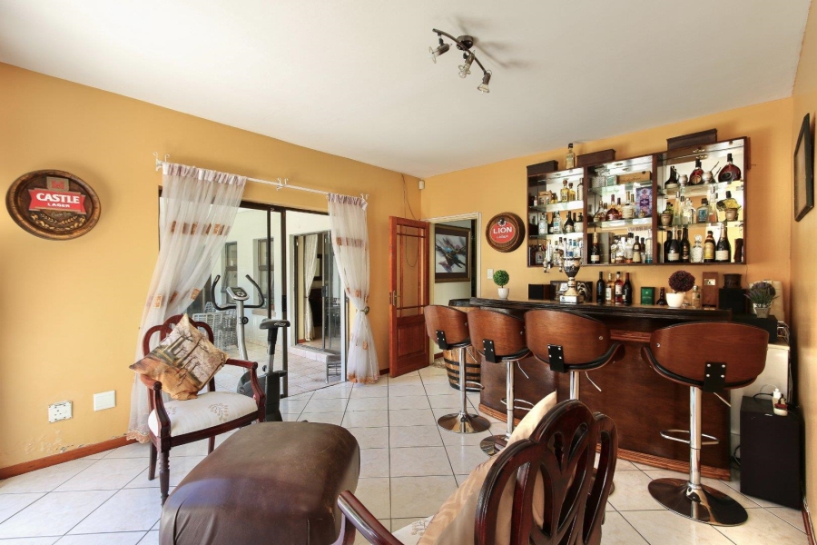 6 Bedroom Property for Sale in Sunset Beach Western Cape